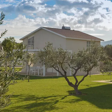 ヴィラ Ta Spitakia *