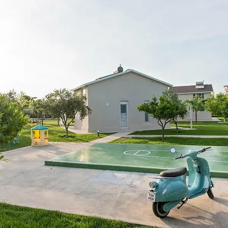 Ta Spitakia コス・タウン